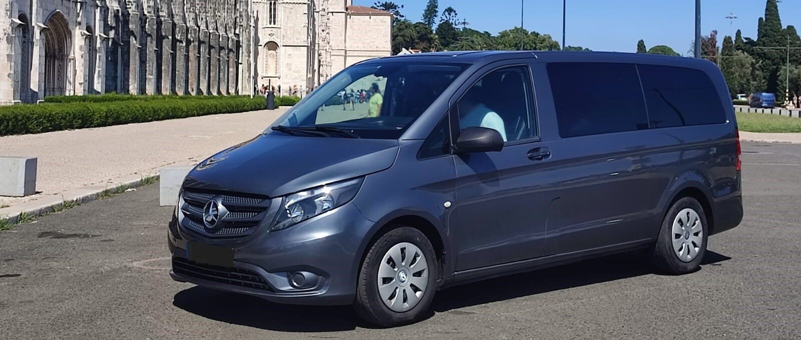 Experiência privada e serviço premium diante do Mosteiro dos Jerónimos, em Lisboa
