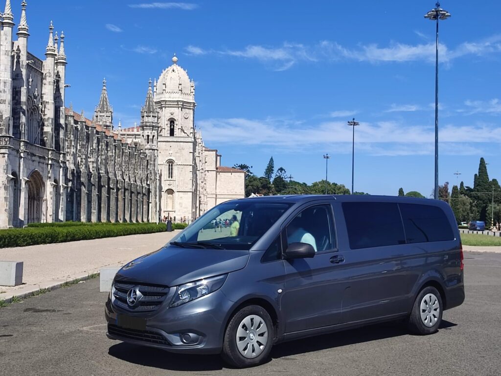 Experiência privada com cenário icónico — serviço premium diante do Mosteiro dos Jerónimos, em Lisboa